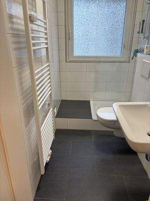 Duschbad mit Glasabtrennung