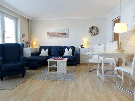 Großes Wohn-/Esszimmer