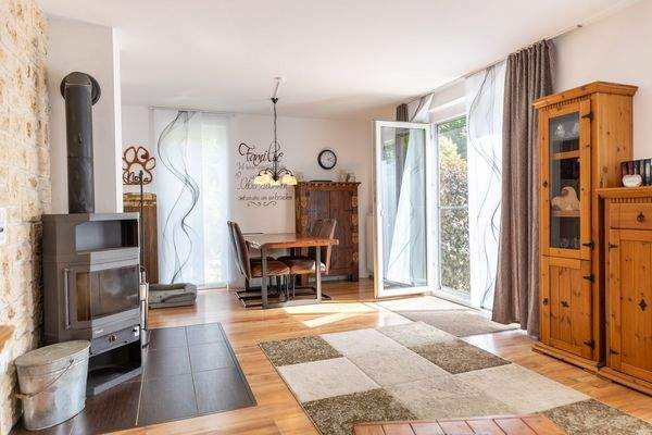 Modernes Familienhaus mit Traumgarten und Blick ins Grüne