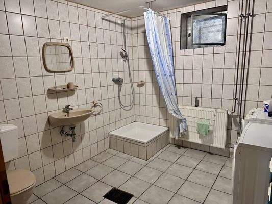 Dusche im Untergeschoss