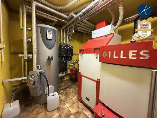 Zentralheizung mit solarunterstützter Warmwasseraufbereitung