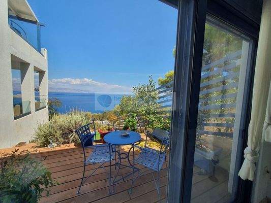 dbec61bb48a94651838e32329b1b86ec