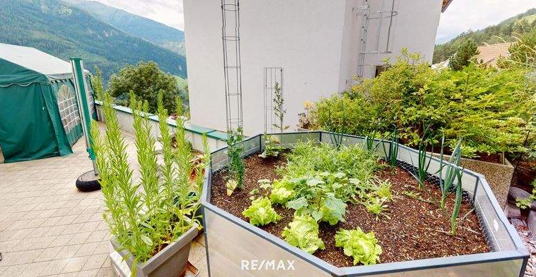 Haus - Fließ - Außenbereich - 1. OG