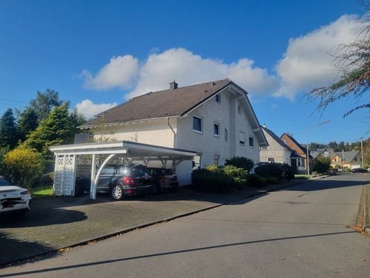 Haus und Carport