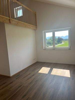 OG-Helles Schlafzimmer mit Bergblick