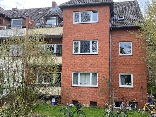 Balkone vom Garten aus