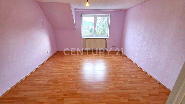 Großes Kinderzimmer im Obergeschoss