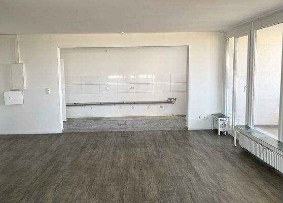 Wohnbereich mit offenem Küchenbereich