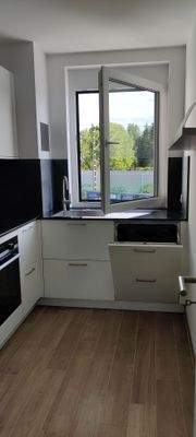 Moderne Einbauküche inklusive