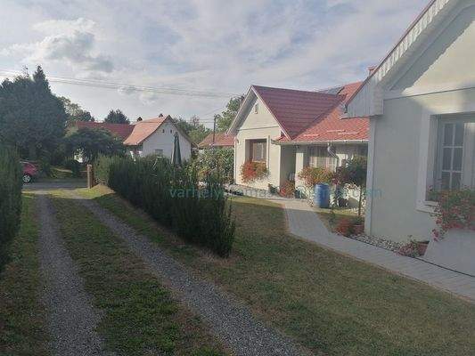  Haus + Auto Einfahrt