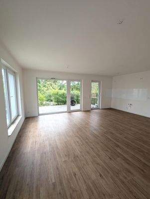 Wohnzimmer mit Austritt zur Terrasse