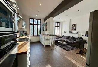 Moderne Küche und Wohnzimmer