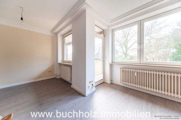 Wohnzimmer mit angrenzender Loggia