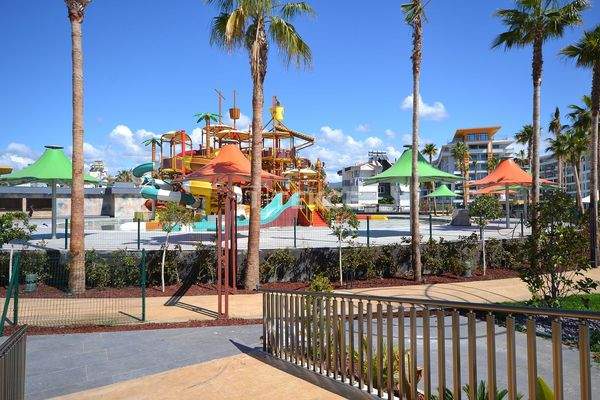 Apartment in Azura World Residence Near the Sea in Türkler