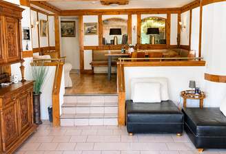 Zugang von Terrasse in Lobby