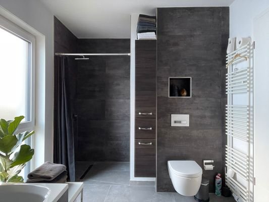 Badezimmer, Regendusche (OG)