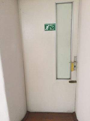 Zugang zum Treppenhaus