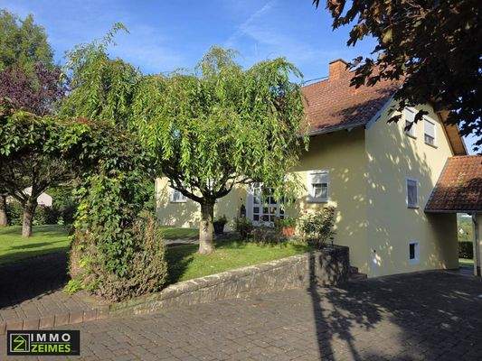 Z_Außenbereich Vorderansicht.jpg