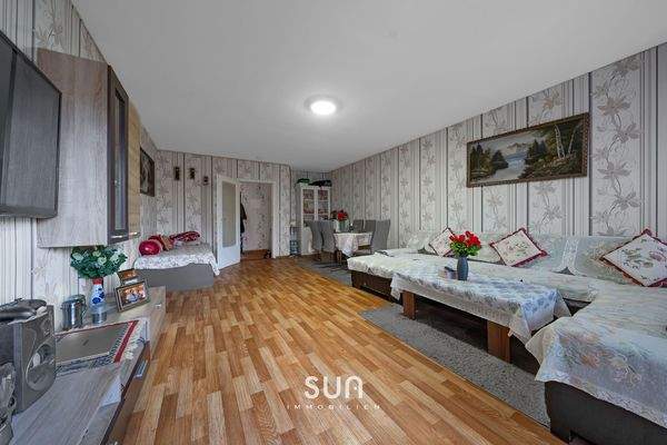 GROSSZÜGIGER WOHN- UND ESSBEREICH