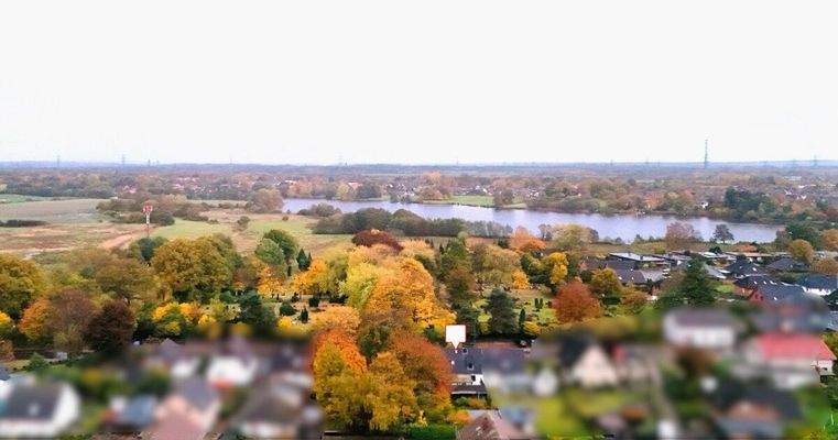 Blick aus der Vogelperspektive auf den See