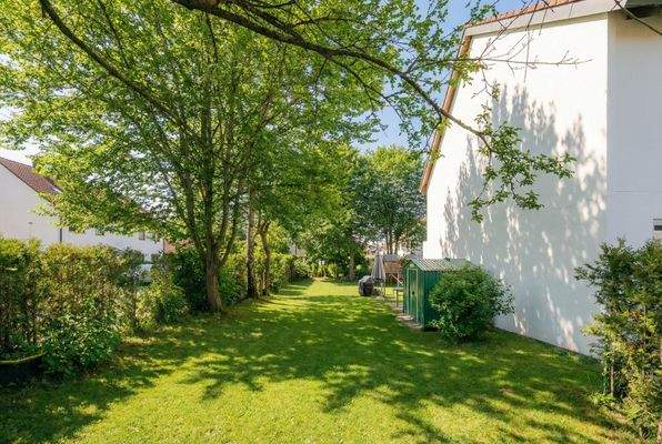 Südseite des Gartens KI-Frühling