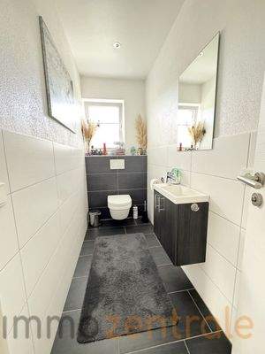 9ED0D176-69D6-4D85-80AC-7D3504990703_1_105_c