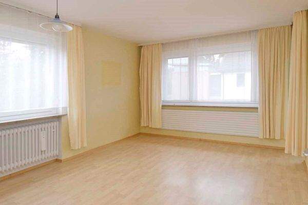 Schlafzimmer 2 - Obergeschoss - Zugang Loggia