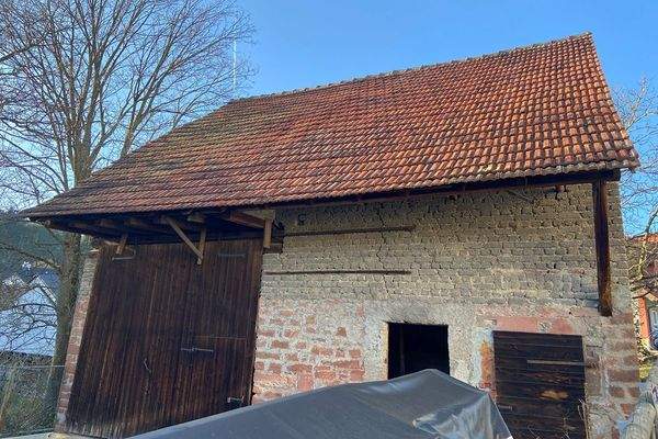 Scheune auf dem Grundstück