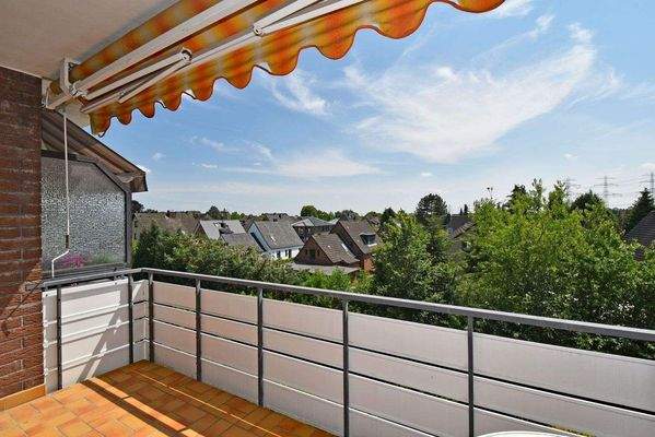 mit großem Südbalkon