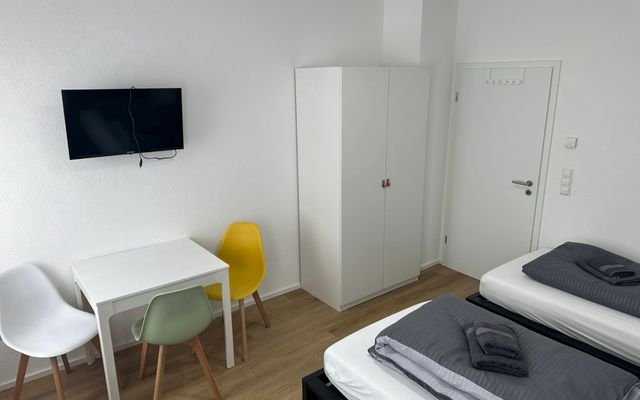 WG Zimmer Stuttgart Obertürkheim Zimmer 2 bei urbanbnb 3.jpeg