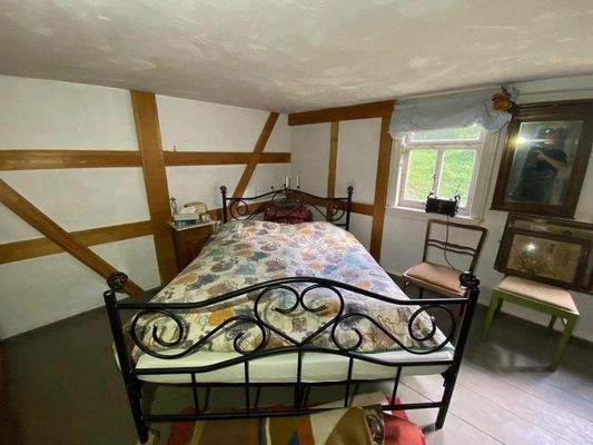 49 2. Schlafzimmer im 1. OG (3).jpg