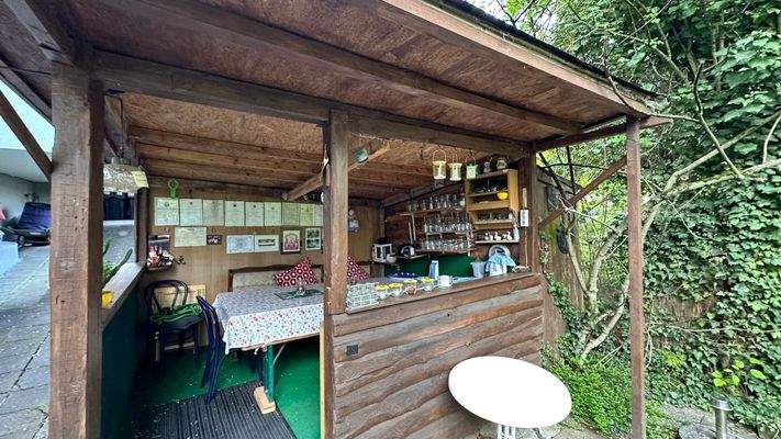 kleine Hütte im Garten