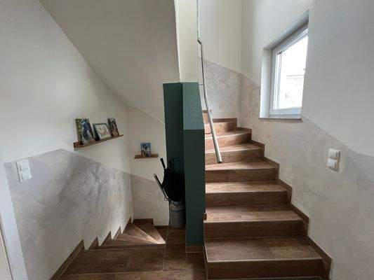 Treppe mit praktischem Handlauf