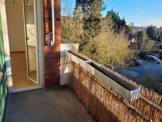 Balkon mit Außenmarkise