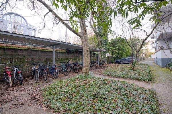 Abgeschlossene, überdachte Fahrradstellplätze