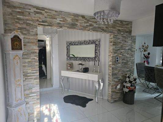 Flurbereich Eingang.jpg