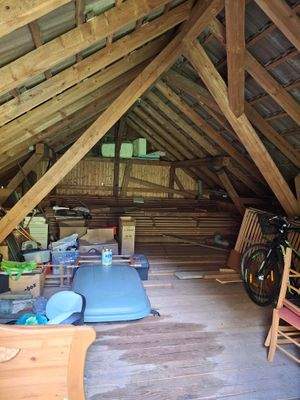 Speicher auf der Garage.