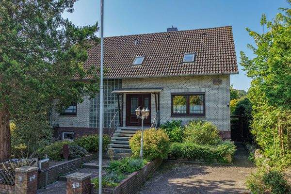 EFH mit Doppelgarage in ruhiger Lage 