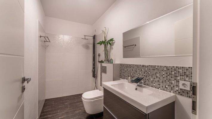 Badezimmer im Untergeschoss