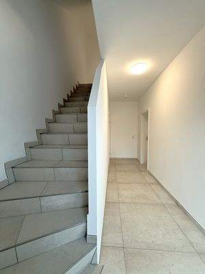 Treppenhaus und Wohnungseingang