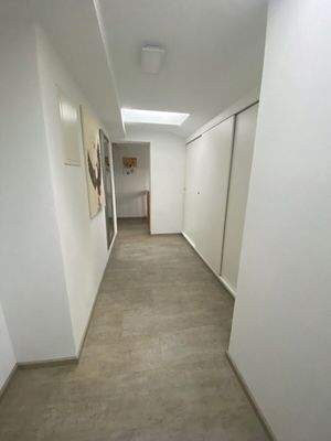 Flur OG mit Einbauschränken