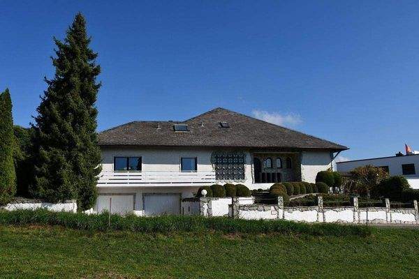 Hausansicht - Doppelgarage.JPG