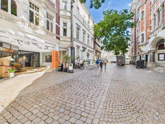 CAM05560G0-PR0015-STILL025