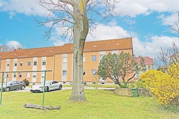 Hausansicht / Grundstücksseite