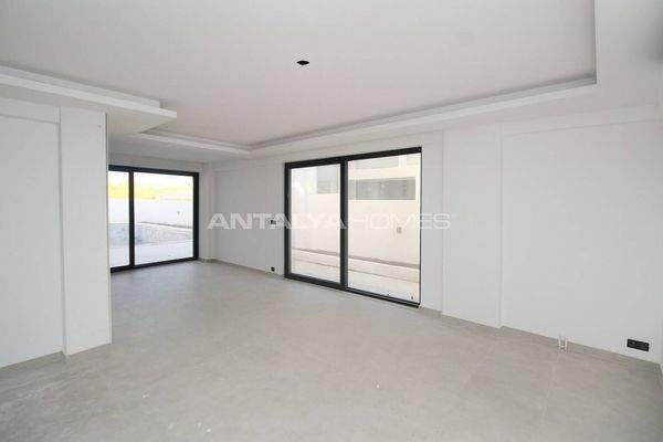 5-Bedroom Villa with Private Pool and Garden in Belek Antalya