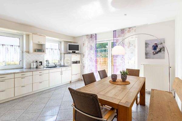 Einbauküche mit direktem Zugang zur Terrasse