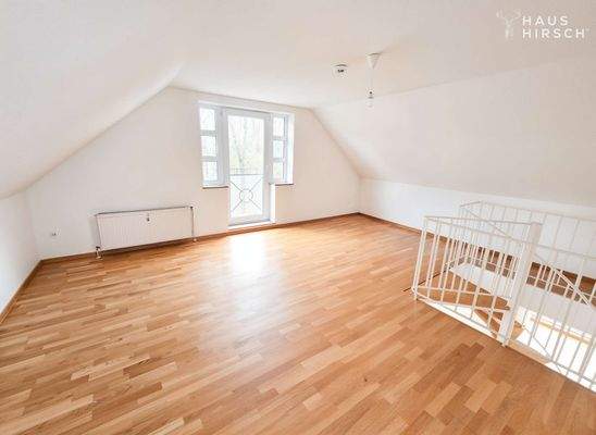 Großes, helles Galeriezimmer im DG