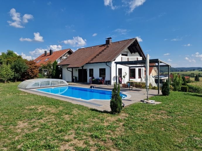 Traumhaus mit 127,64 m² Wohnfläche und einer Poolanlage