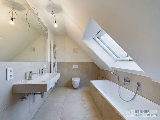 CAM02915G0-PR0051-STILL018