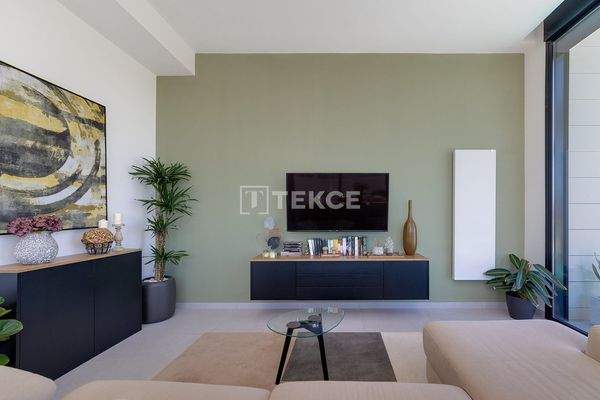 Detached Modern Villas on a Golf Resort in Pilar de la Horadada